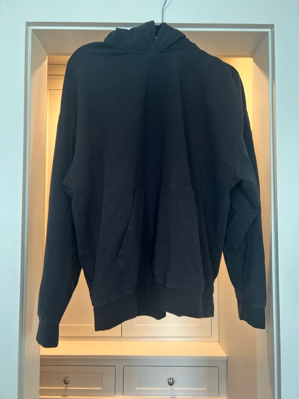 alo yoga hooded sweatshirt